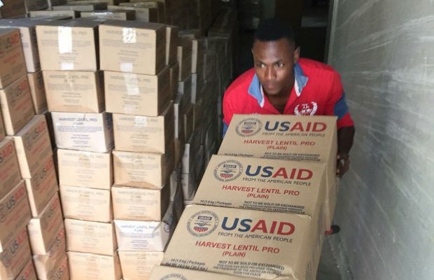USAID y Batey Relief Alliance donan alimentos en 17 provincias