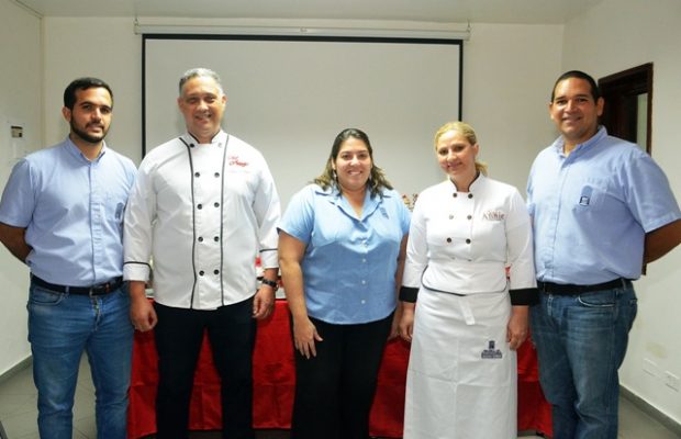 Ofrecen taller de Pastelería Básica a periodistas y fashion bloguers