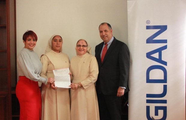 GILDAN hace entrega de más de RD$2 millones al Hogar Caridad Misionera