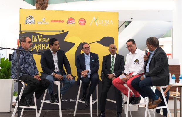 Culmina exposición “La Vega es Carnaval”