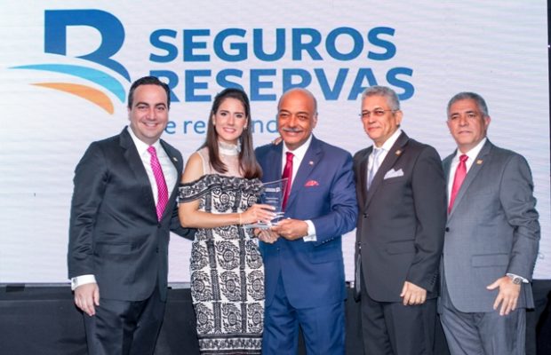 Seguros Reservas celebra XVI Aniversario y Premia Corredores de Seguros
