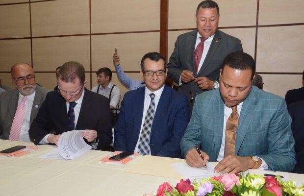 FOPPPREDOM firma acuerdo con universidad de México para formar a candidatos a puestos electivos