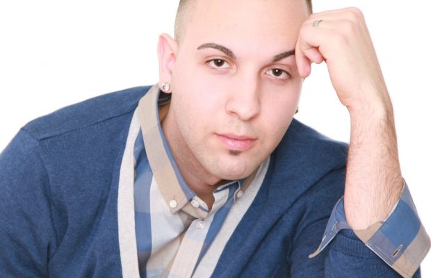 Chris, un suizo que promueve su bachata en Santo Domingo