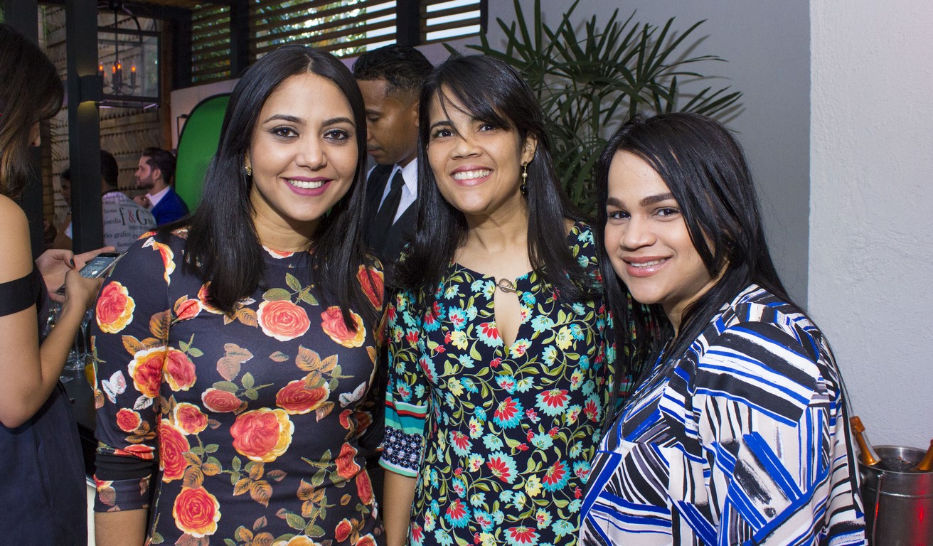Patricia Alix, Larissa Ravelo y Eva Matos.