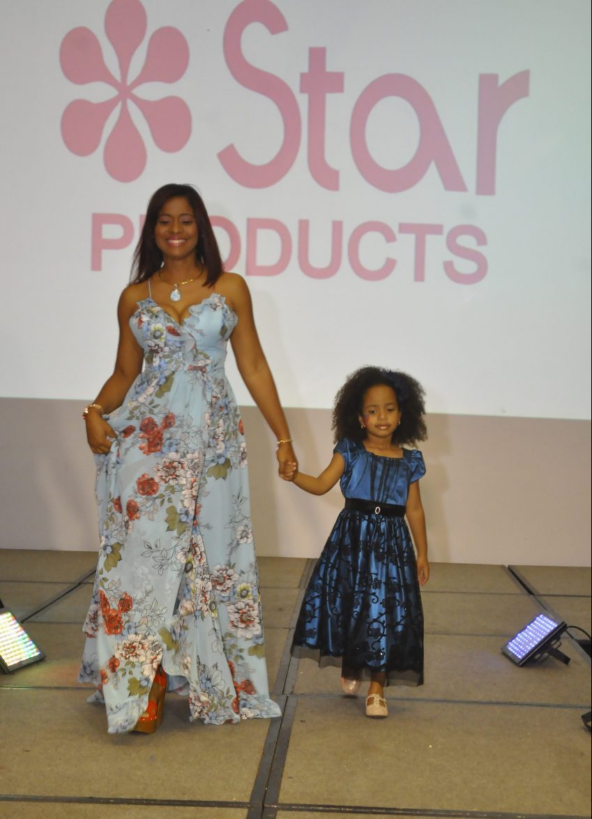 Star Products Laboratorios presenta Desfile de Generaciones,.