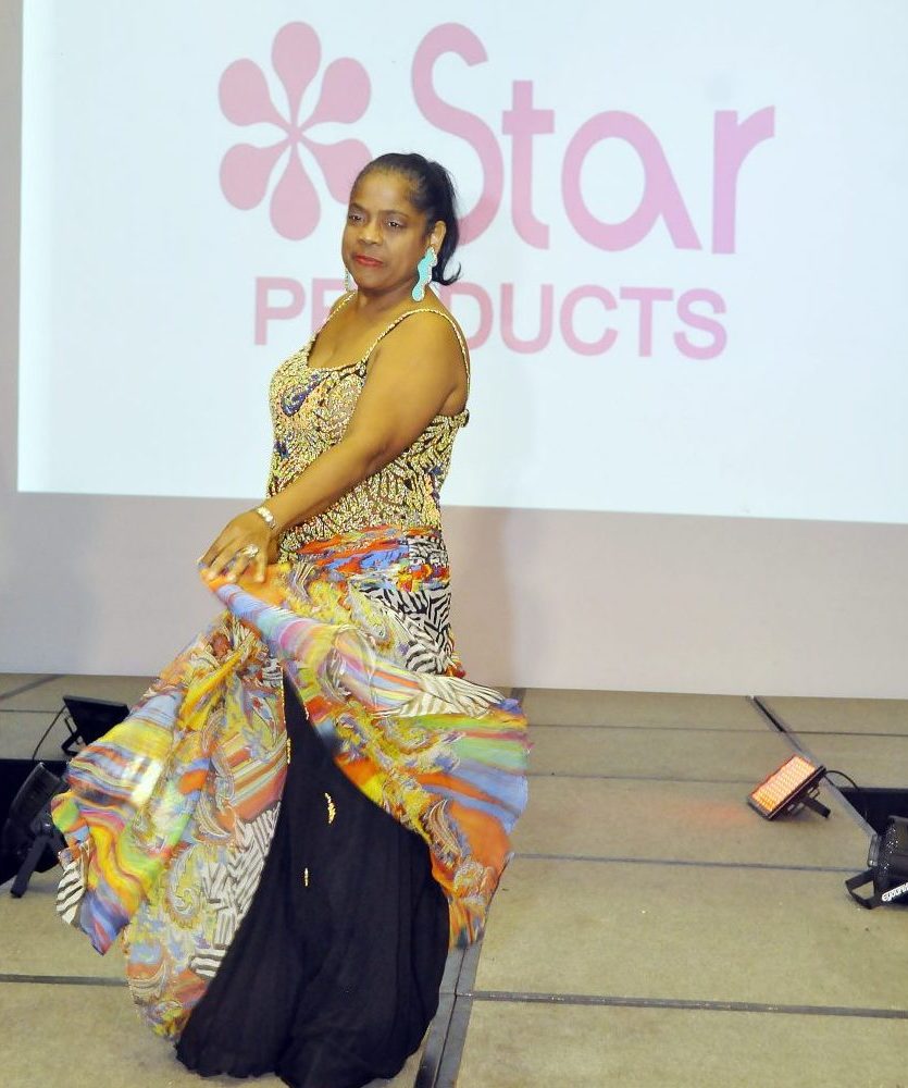 Star Products Laboratorios presenta Desfile de Generaciones..