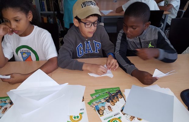 Origami se difunde en la Feria del libro
