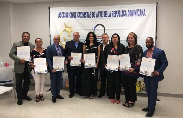 Acroarte ofrece charla educativa en Miami