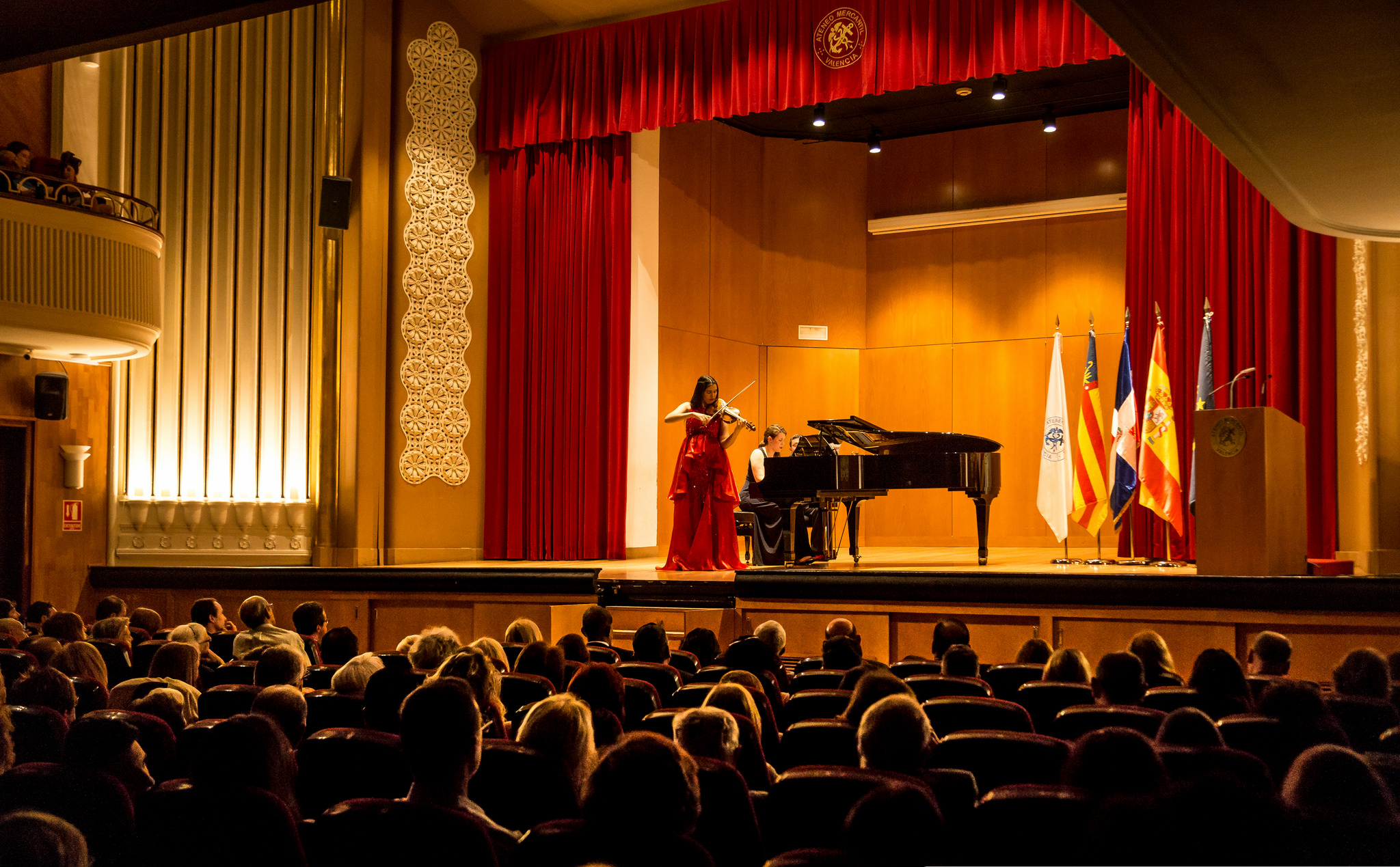 Aisha Syed durante el concierto.