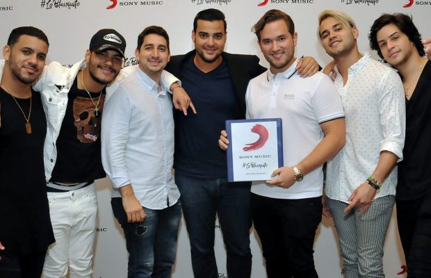 Lo Blanquito, firman contrato  internacional con Sony Music