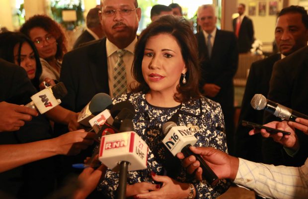 Vicepresidenta plantea enfrentar pobreza y desigualdad