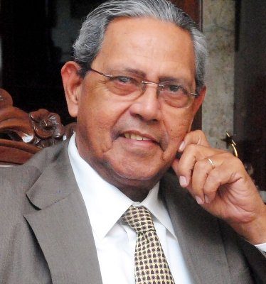 Ministro de Cultura valora la trayectoria de vida del locutor Bueno Torres y lamenta su muerte