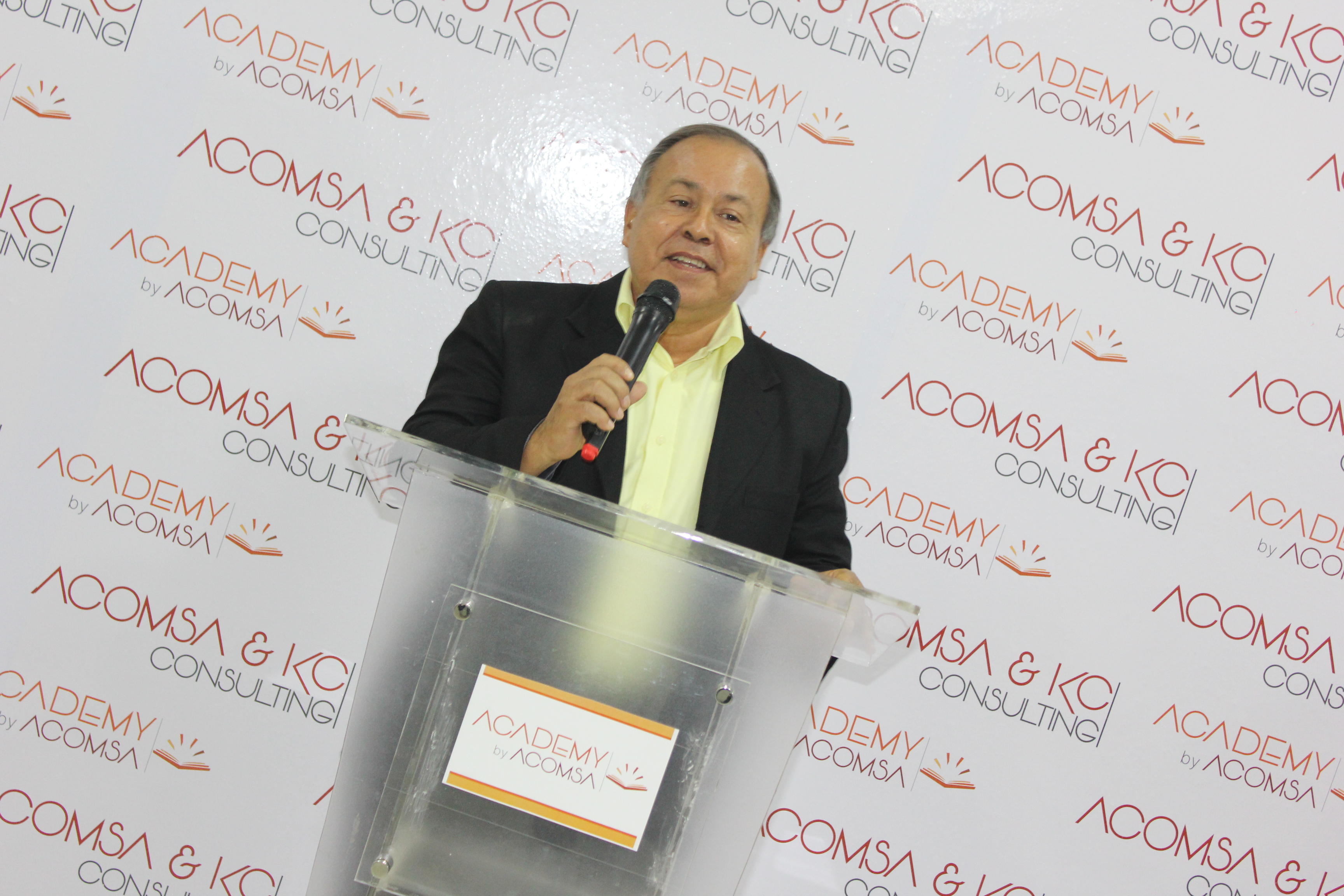 Felix Infante, Director de la Carrera de Contalibidad, UNICARIBE.