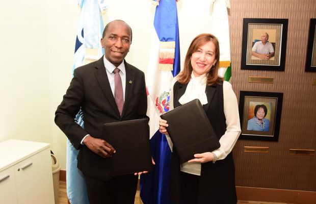 Inafocam y OEI firman convenio para apoyar intercambios de experiencias de docentes con buenas prácticas