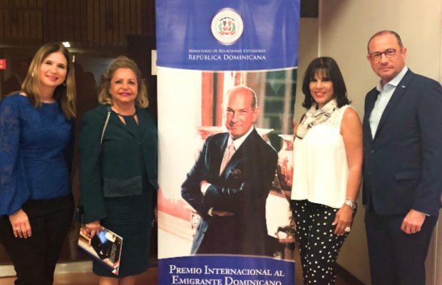 Delegación RD en UNESCO lanza Premio Oscar de la Renta