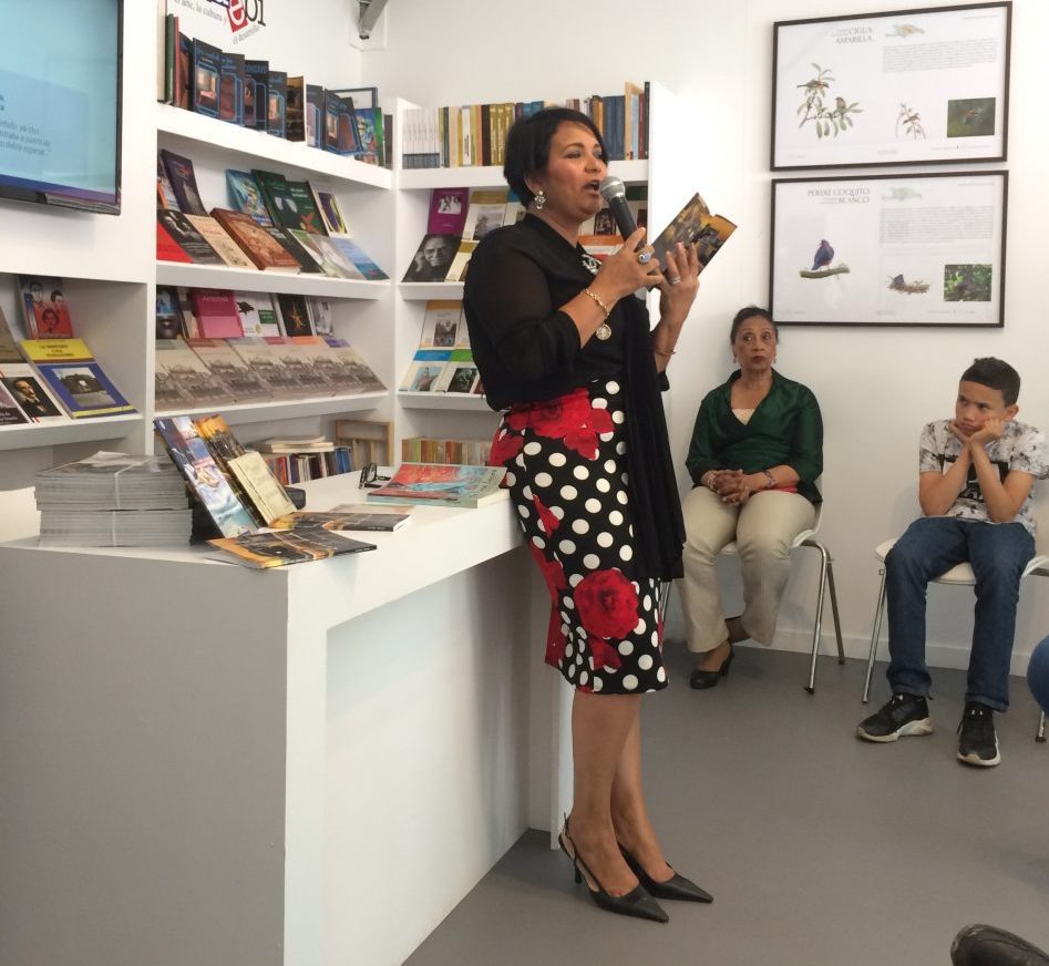 Lourdes Batista y su Mujer Desnuda