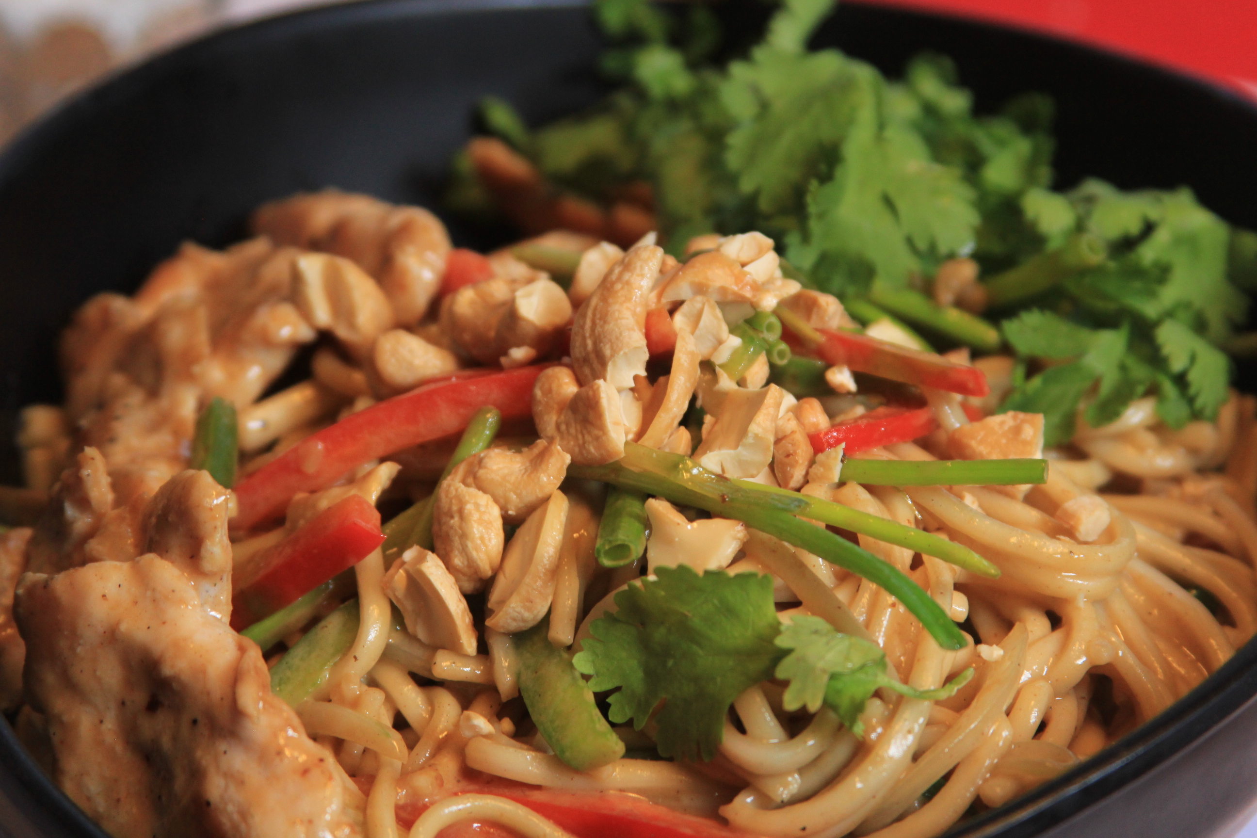 Tallarines Pollo Satay