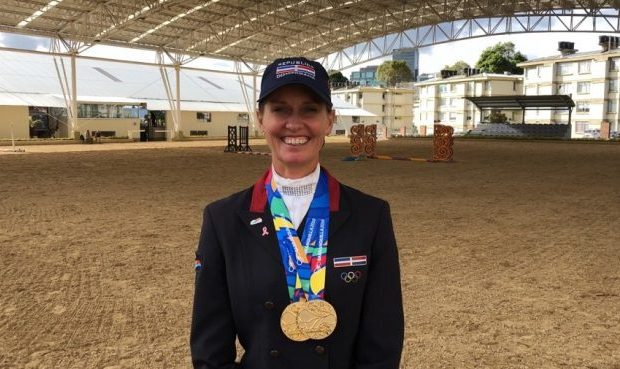 Ivonne Losos de Muñiz suma dos oro en Ecuestre