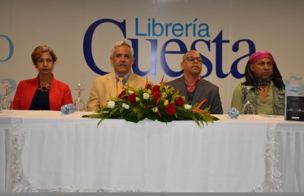 Ponen a circular libro de Félix García