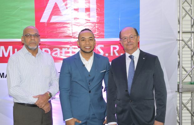A. Multipartes anuncia acuerdo para distribuir repuestos de motores Nipponia