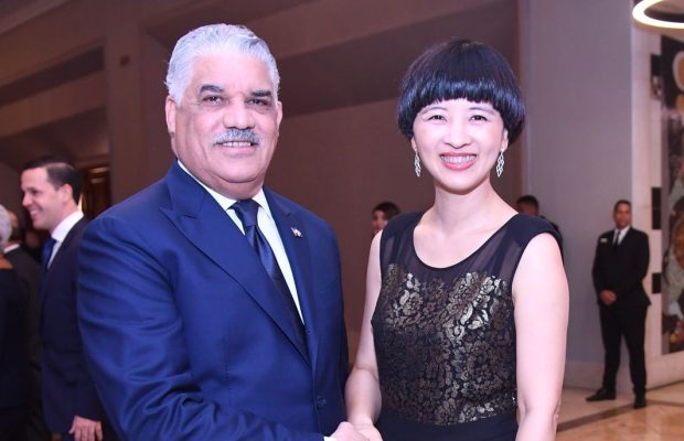 Celebran relaciones diplomáticas entre RD y China