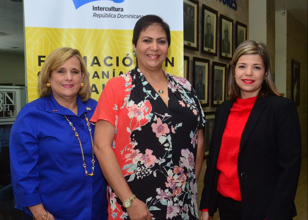 Tammy Melgen, Sandra Estrella y Massiel Cohen