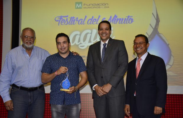 Entregan premio “Festival del Minuto Agua 2018”