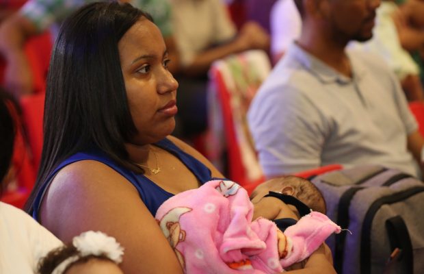 Primera  dama llama a promover cultura de la lactancia