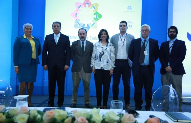 Margarita Cedeño impulsa formación de evaluadores de políticas públicas