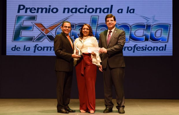 Entregan Premio Nacional a la Excelencia de la Formación Técnico Profesional