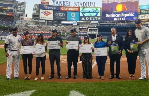 Dominicanos celebran su día en el Yankee Stadium