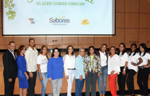 Presentan proyecto para salvaguardar arte culinario dominicano