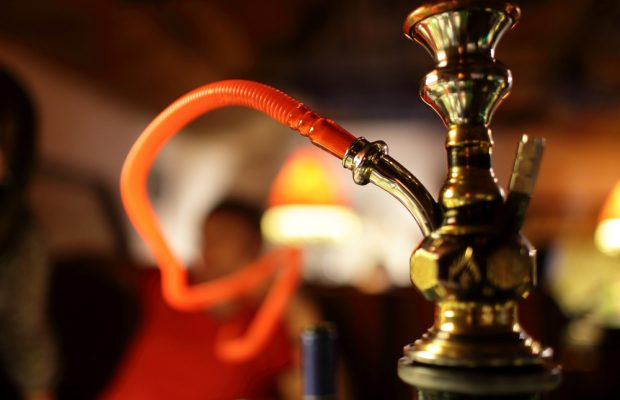 Piden prohibir el uso de hookahs en lugares cerrados