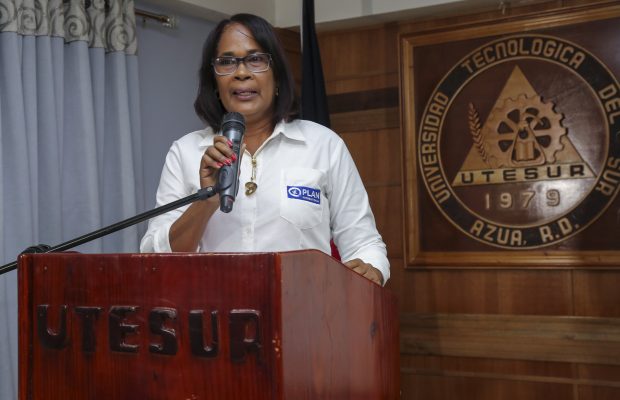 Autoridades y familias de Azua conocen funcionamiento del CAID San Juan