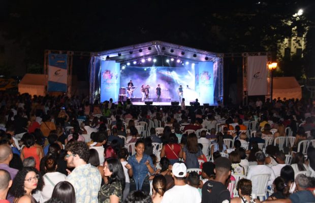 Miles de personas disfrutan de la Noche Larga de los Museos