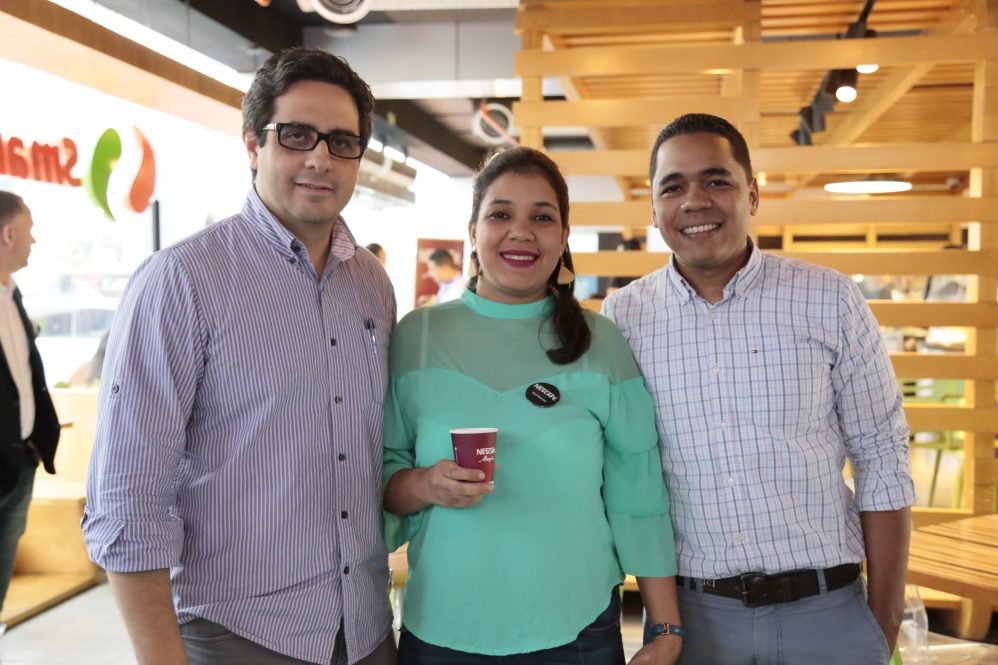 Carlos Moreta, Mirelis Ortiz y Carlos Montas