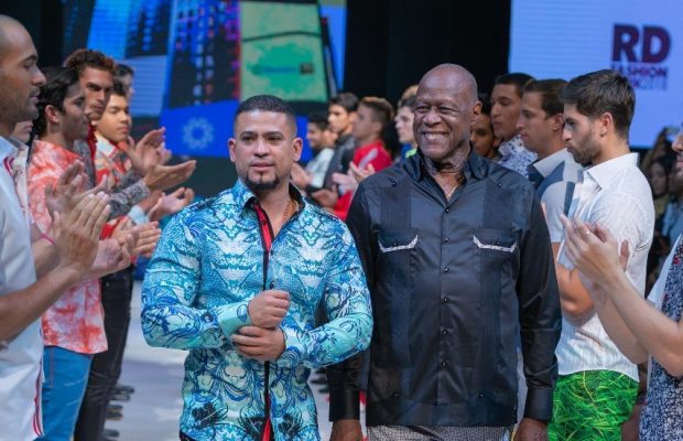 Johnny Ventura cierra desfile de Noel Newman en  RDFW 2018