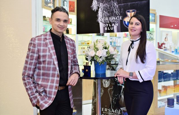Dylan Blue pour femme de Versace en Prestige