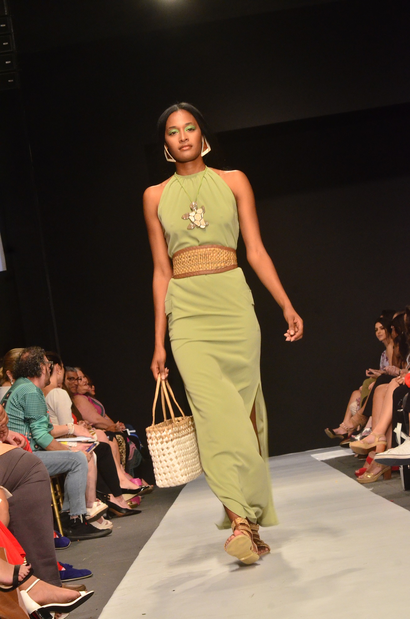 Cayena en Dominicana Moda