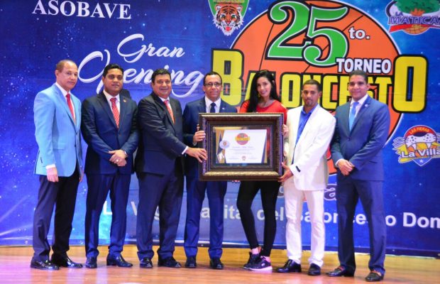 Con gran vistosidad realizan gala del baloncesto Vegano