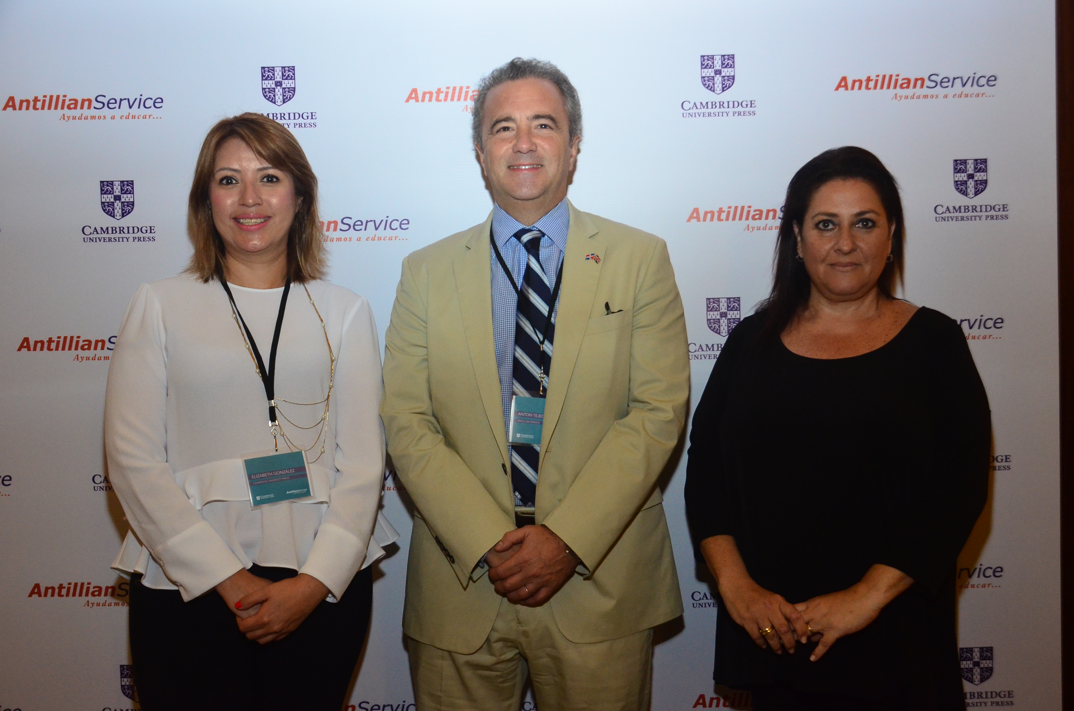 Elizabeth Gonzalez, Anton Tejada y Laura Lewin.