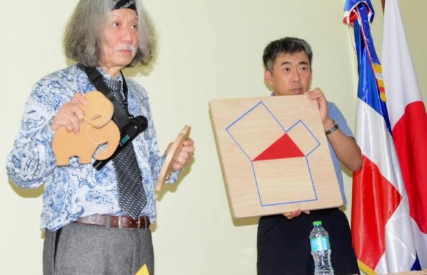 Científico de Tokio concluye conferencia-talleres de Matemáticas con docentes dominicanos