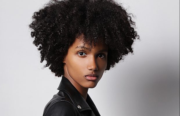 Ámbar Zarzuela,  la primera dominicana que abre un desfile de Louis Vuitton
