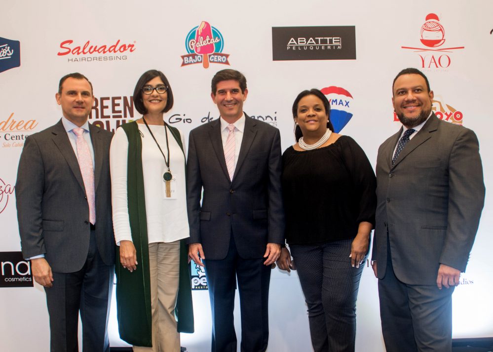 Simon Planas, Jennifer Baez,Alfonso Riera, Larisa Amezquita y Abel Calvo