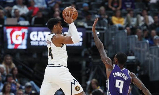 Nicola Jokic guía a Nuggets y se mantienen invictos