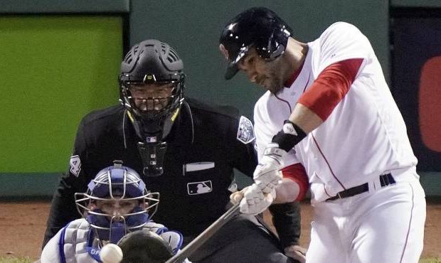 Boston gana segundo de la serie mundial con el bate de J.D. Martínez