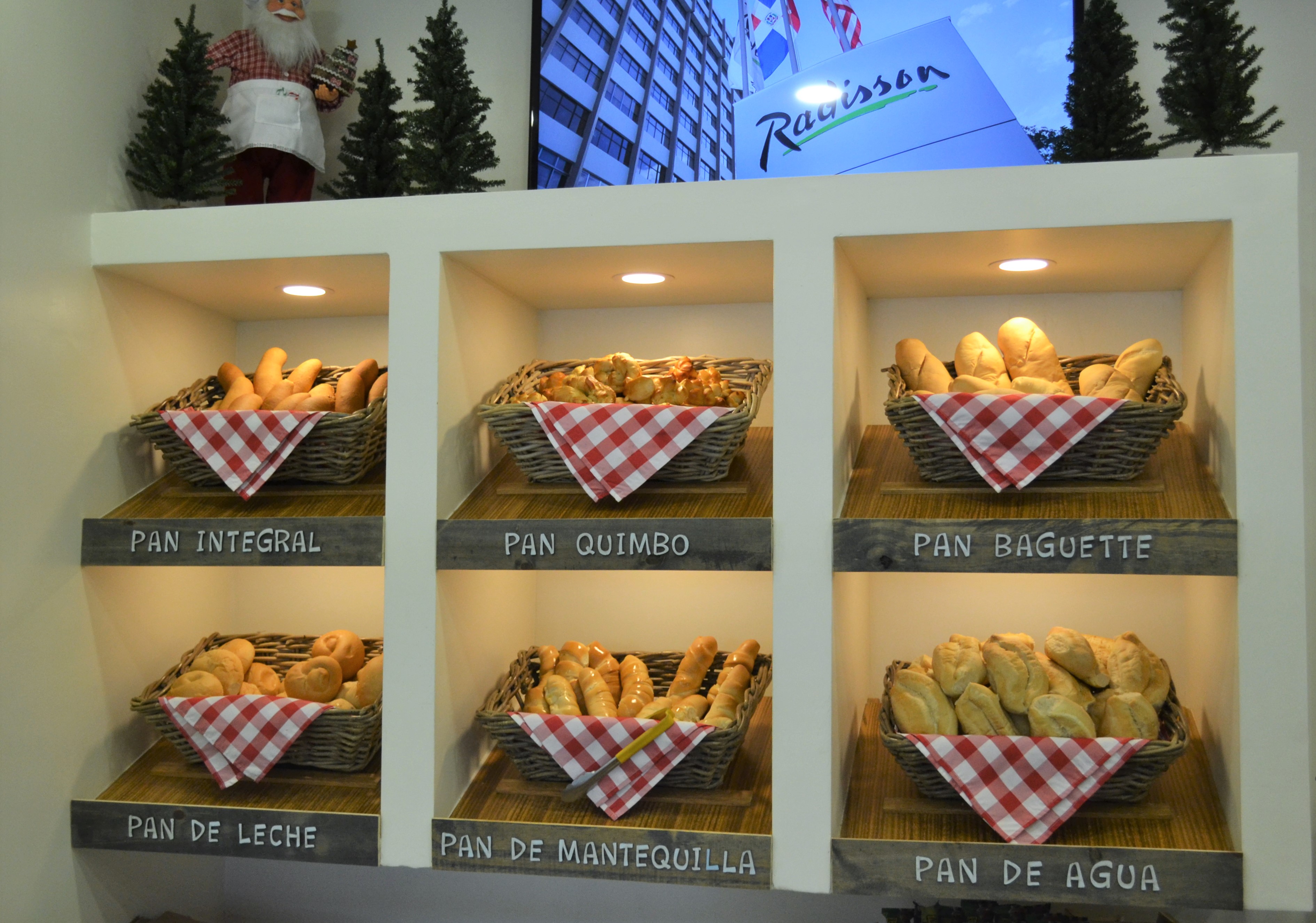 Interior Suspiros Bakery (2)