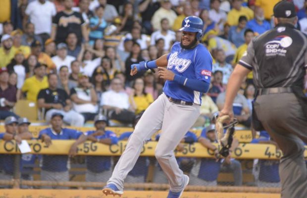 Tigres vencen por cuarta vez seguida a las Águilas y les aguan la fieta en entrega de anillos