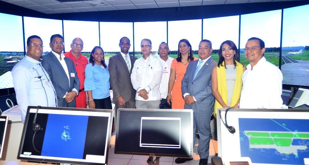 El director de IDAC junto a directivos de Adompretur