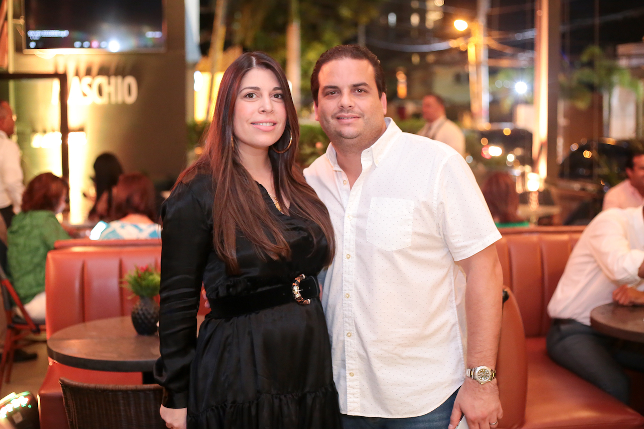 Ginna Fernandez de Viccini y Frank Viccini